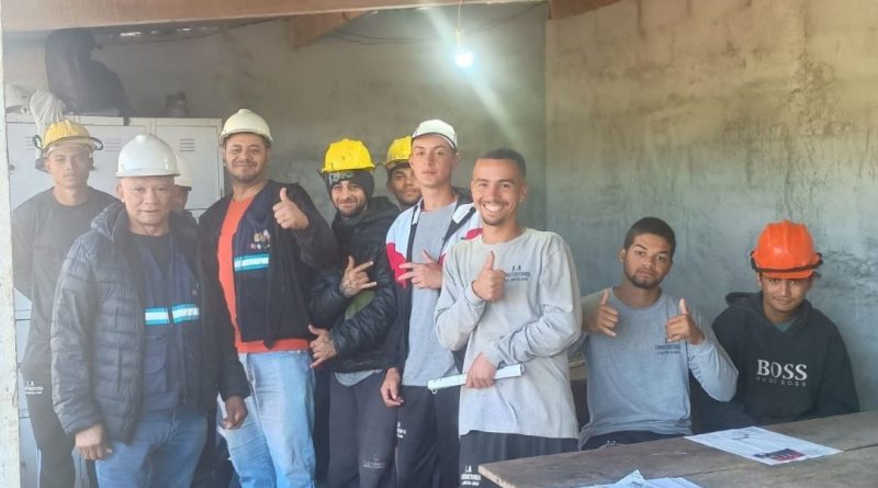 Sindicato BocaDura realiza ação de orientação a trabalhadores na zona rural de Ibiúna